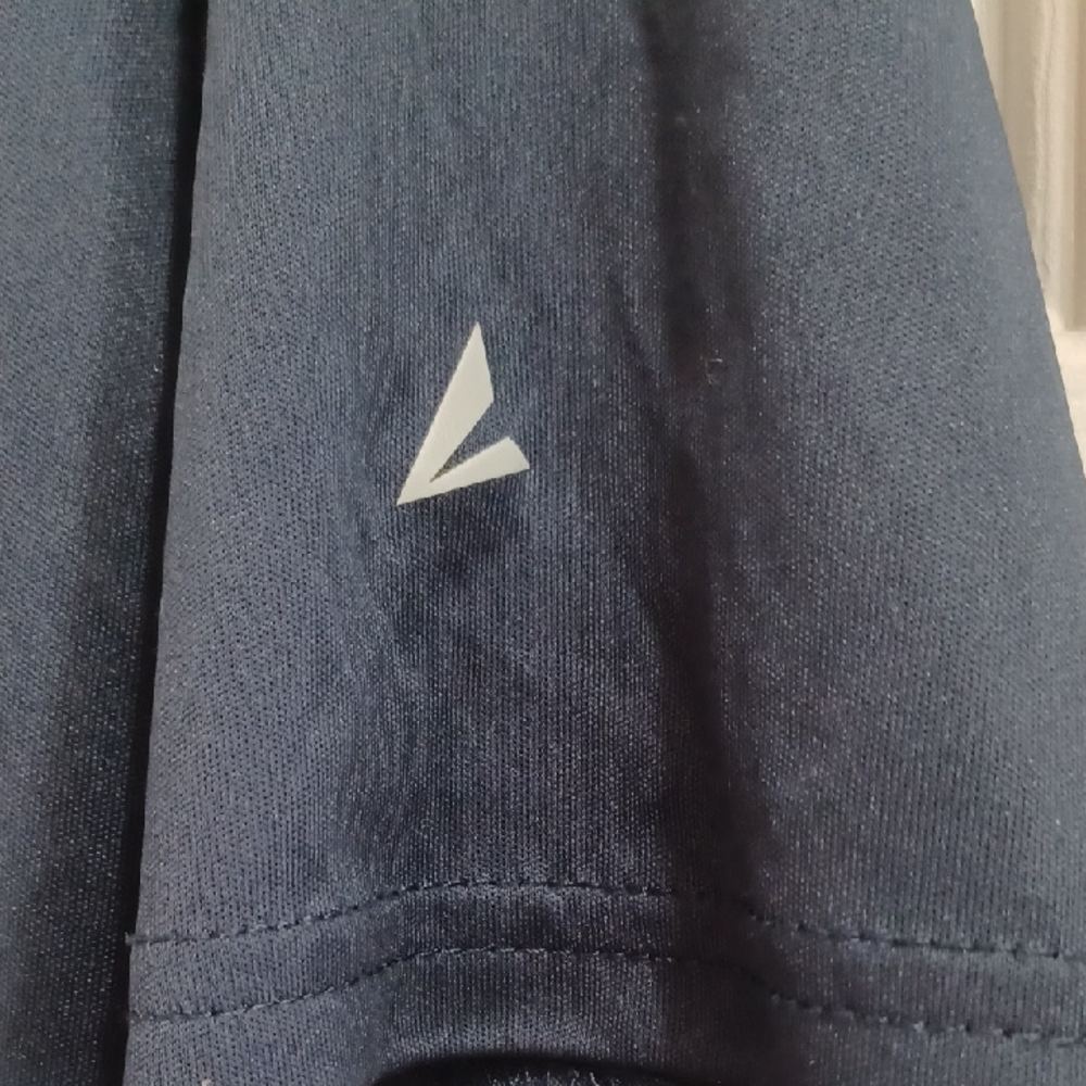 Men's Navy Short-Sleeve Performance Tee - Picture 2 of 3